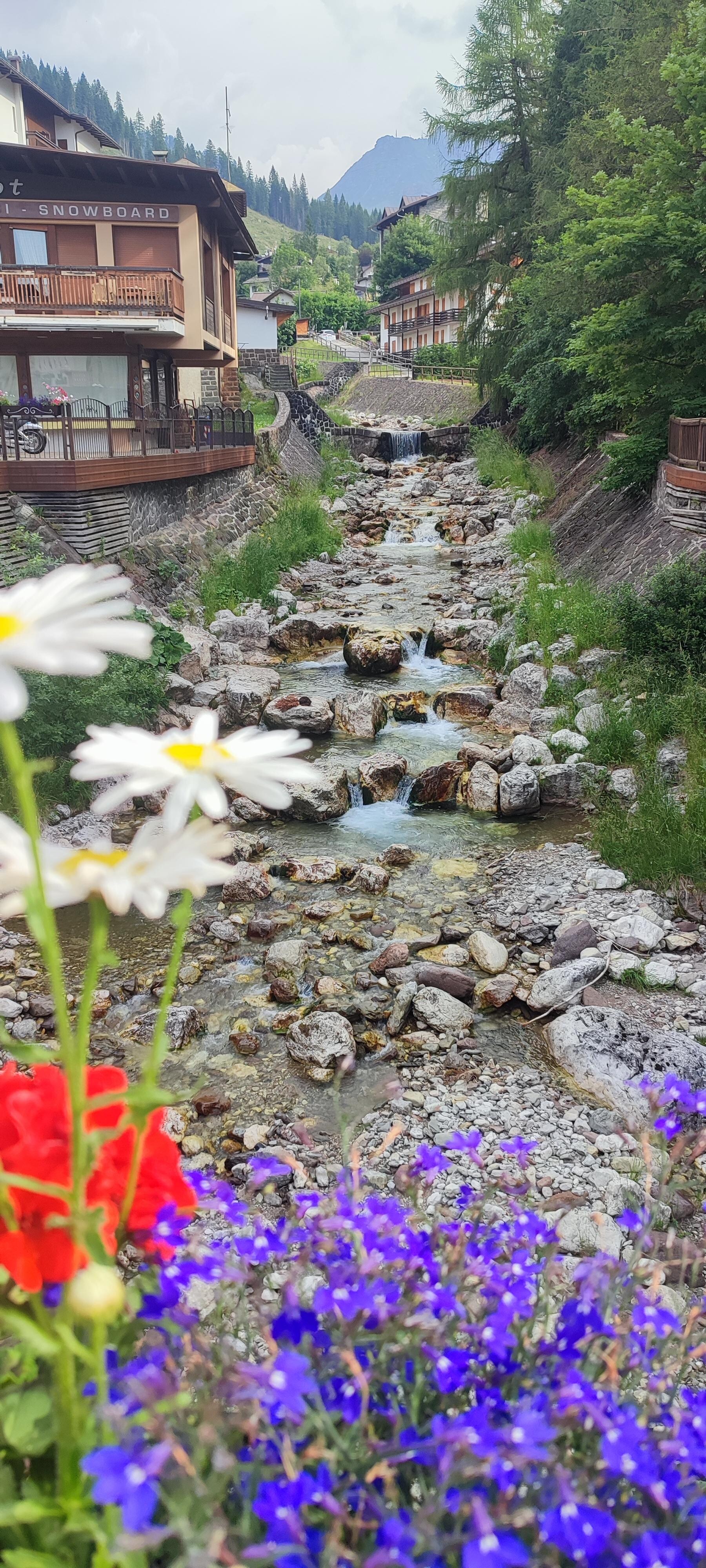 Il torrente che passa in mezzo a San Martino