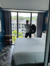 Stilrent og praktisk rom.