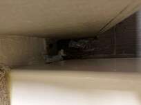 Space between tub and sink