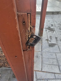Gate was like this when we arrived.