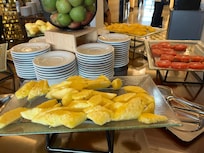Ananas på frukostbuffén