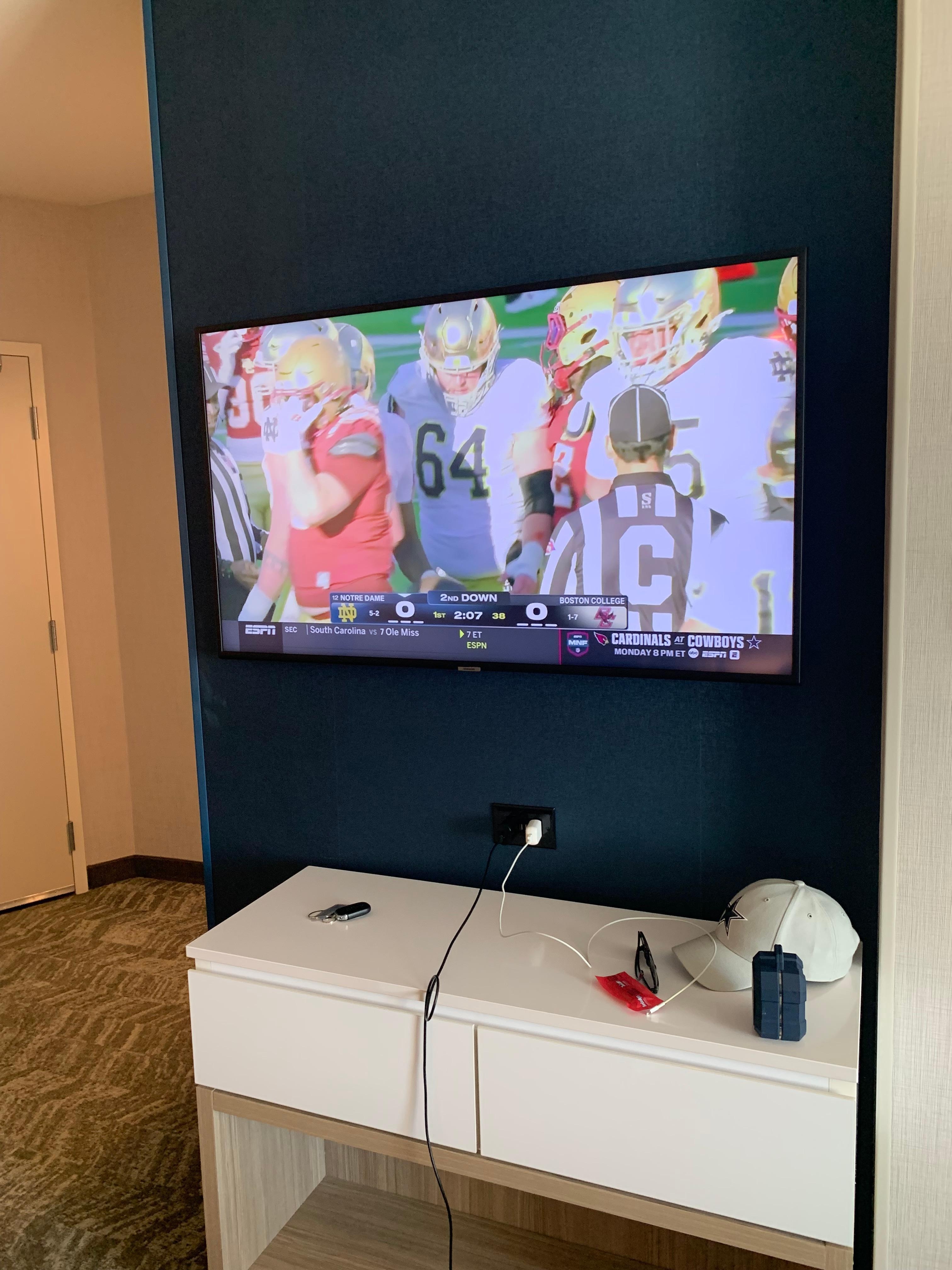 Nice TV with a lot of channels. 