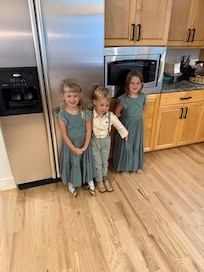3 kitchen midgets