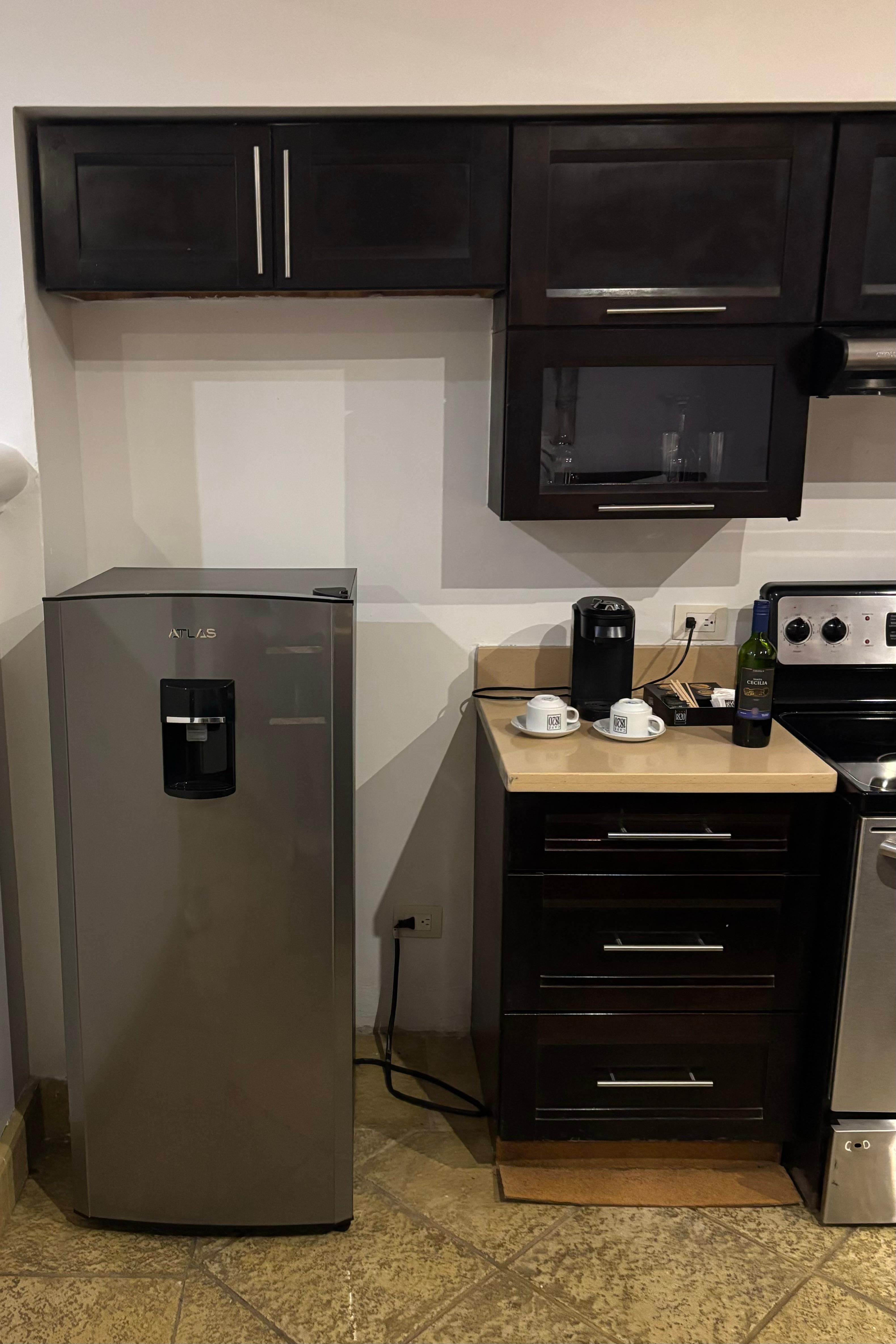 Look at this set up-nothing like the room pictured online that we paid $350/night for. It’s falling apart.