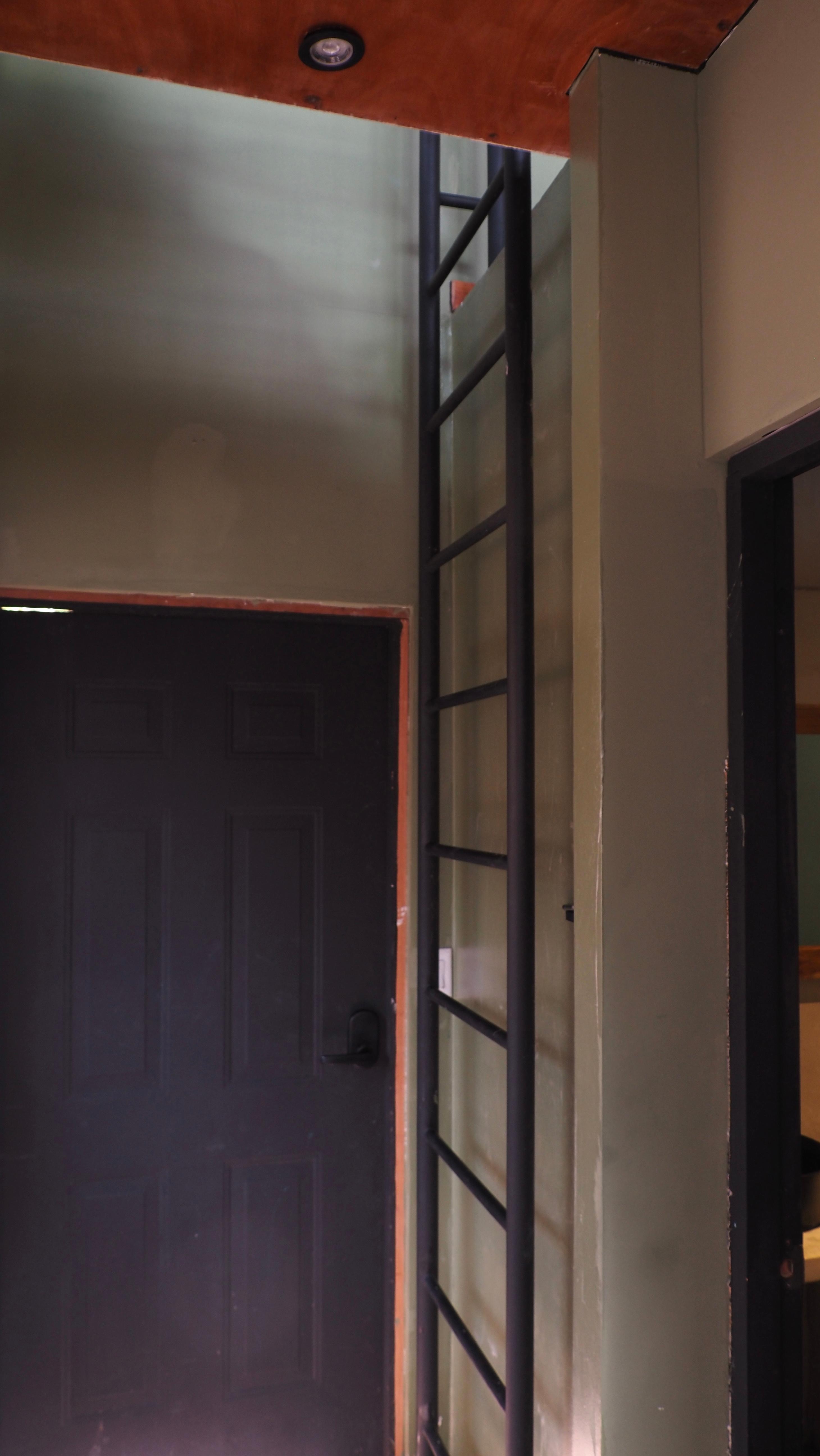 3,5 m Leiter zum Schlafzimmer muss vor Buchung erwähnt werden - es gibt auch immobile oder ängstliche Gäste