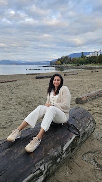 essa é a praia onde as pessoas assistem o por do sol. Bem próxima ao hotel.