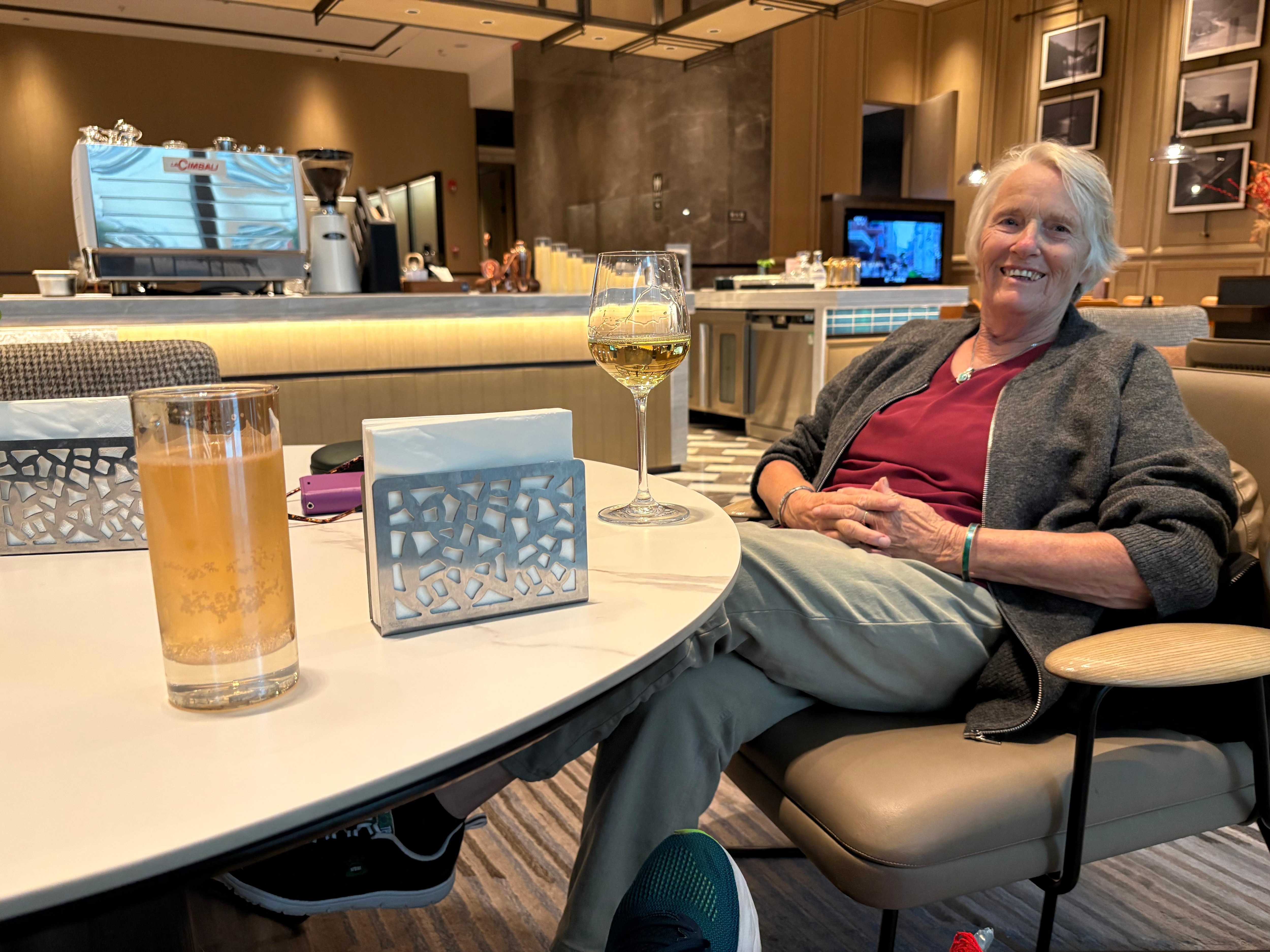 Coffe Luonge at Lobby Level