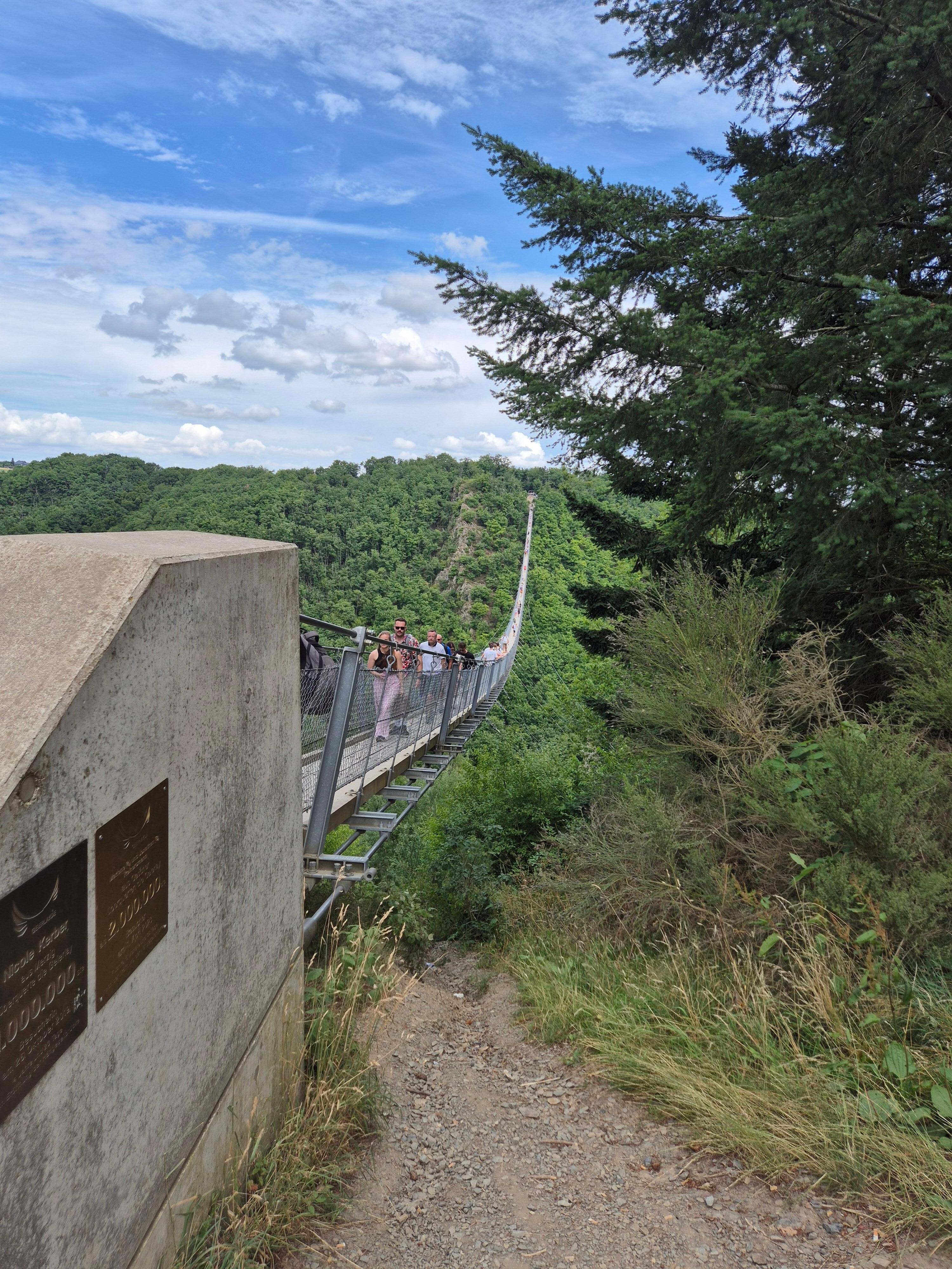 De hangende brug