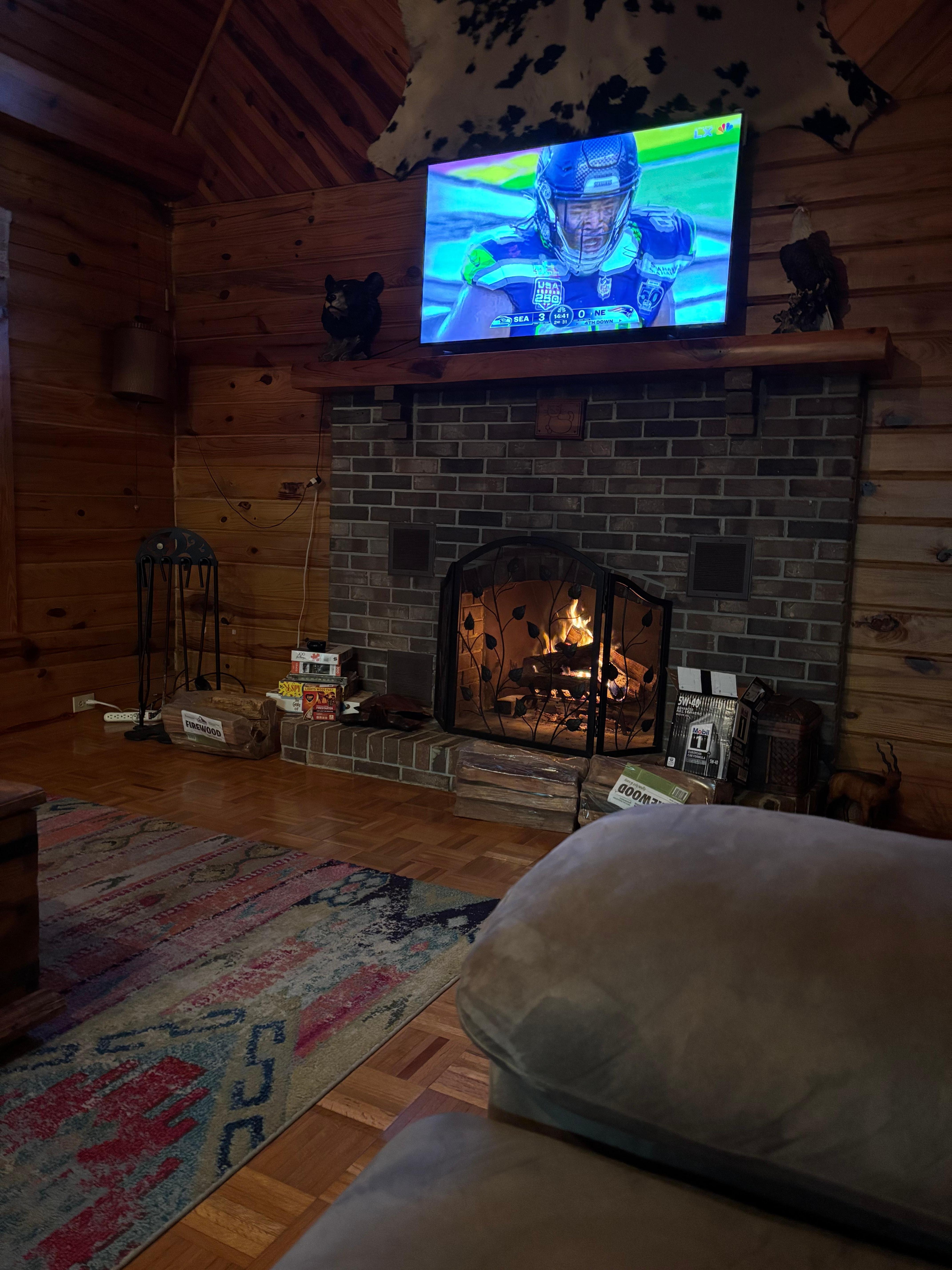 Living room with fireplace 
