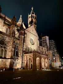 Munsterplatz at night
