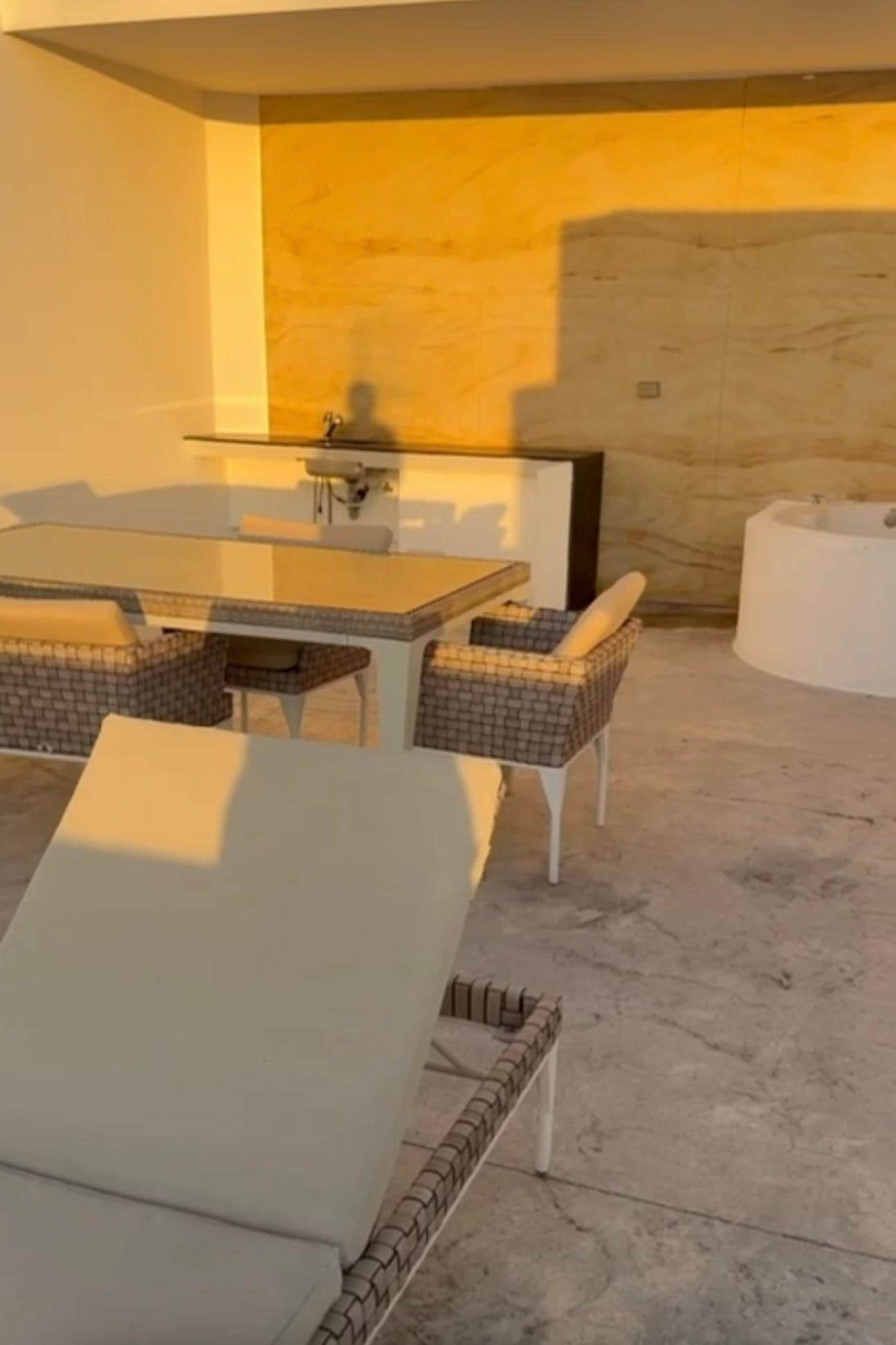 Terrasse mit Jacuzzi