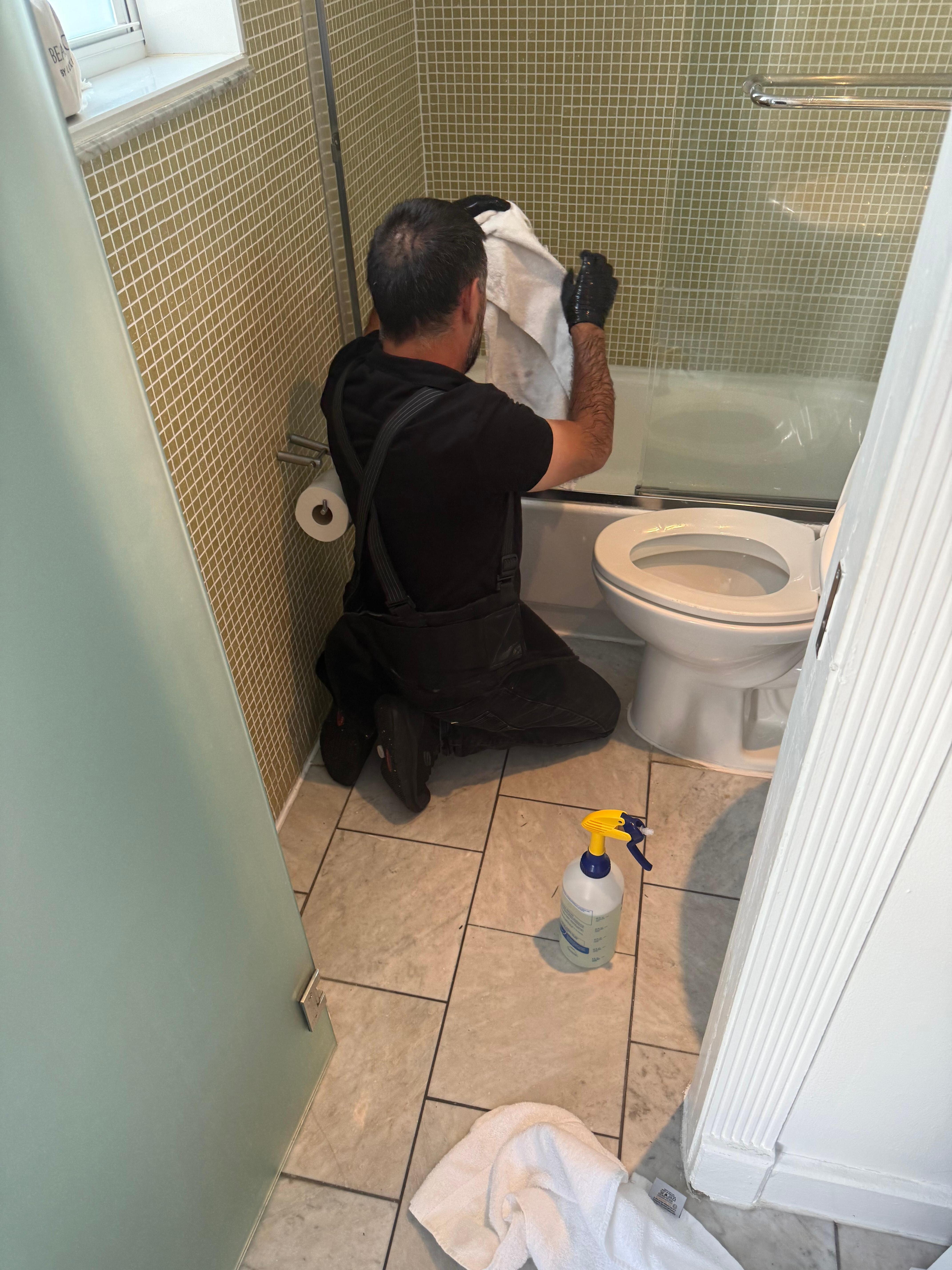 This is after I checked in, the guy was cleaning the tub because it was so black! 