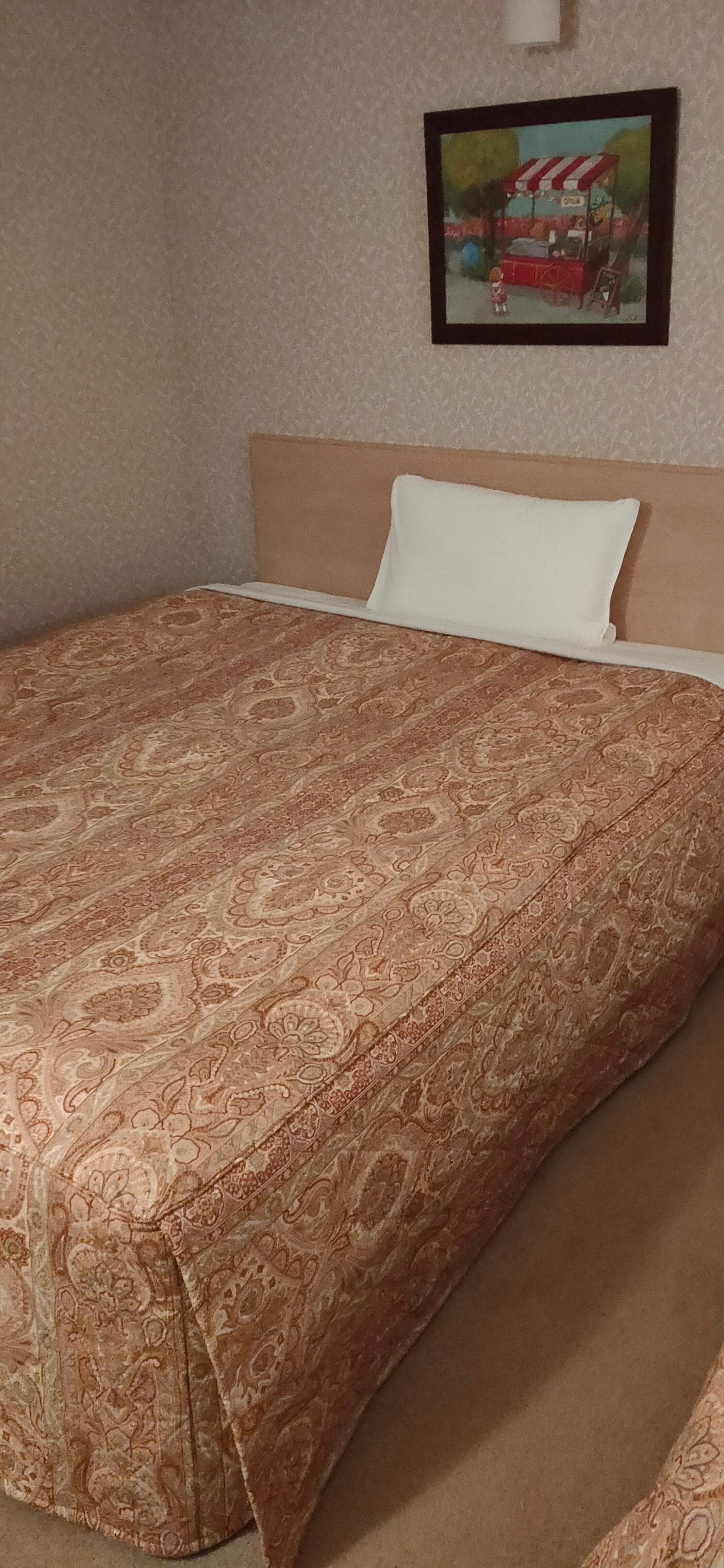 クイーンサイズベッド