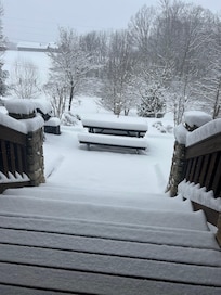 I know the owner had no control over the weather however, he made certain that we were able to get down the driveway by having the snow cleared. The location was perfect and made access to both Pigeon Forge and Gatlinburg very doable.
