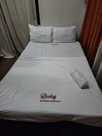 No blanket at all in all beds throughout the house