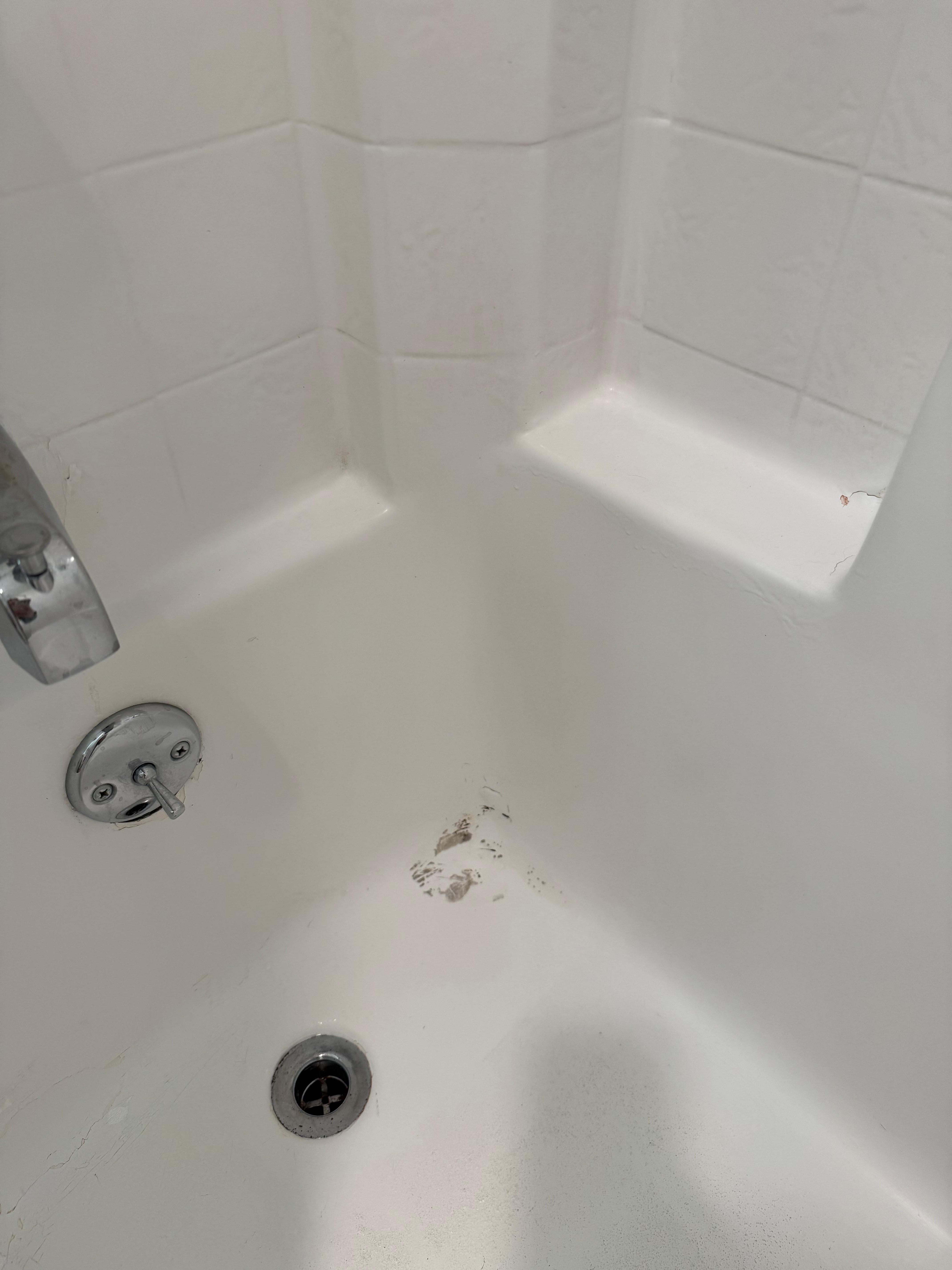 This was the mark in the tub that needed to be scrubbed out, but there was no housekeeping and no cleaning supplies. 
