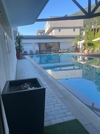Aussenpool am Morgen