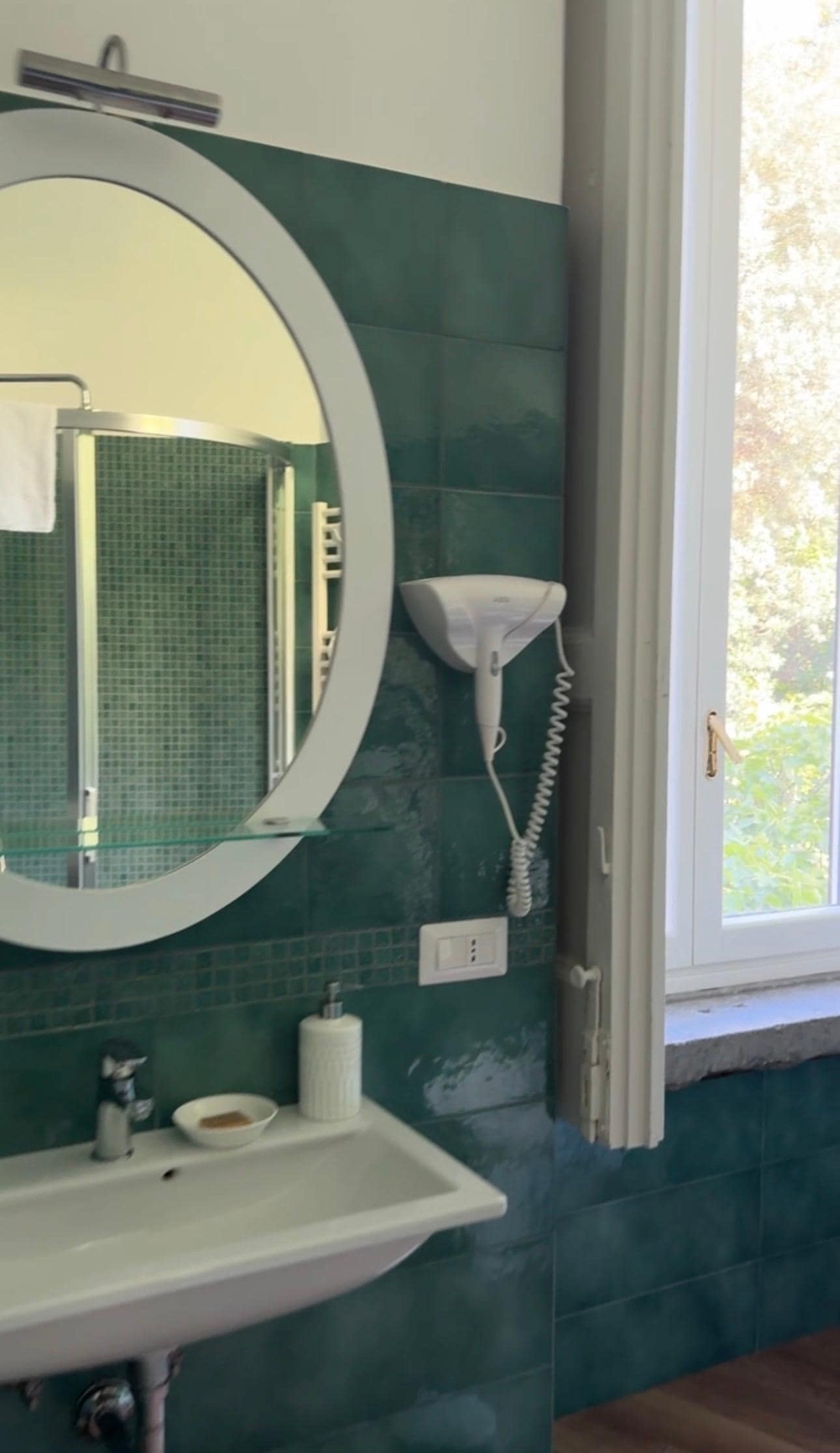 Bathroom amenities 