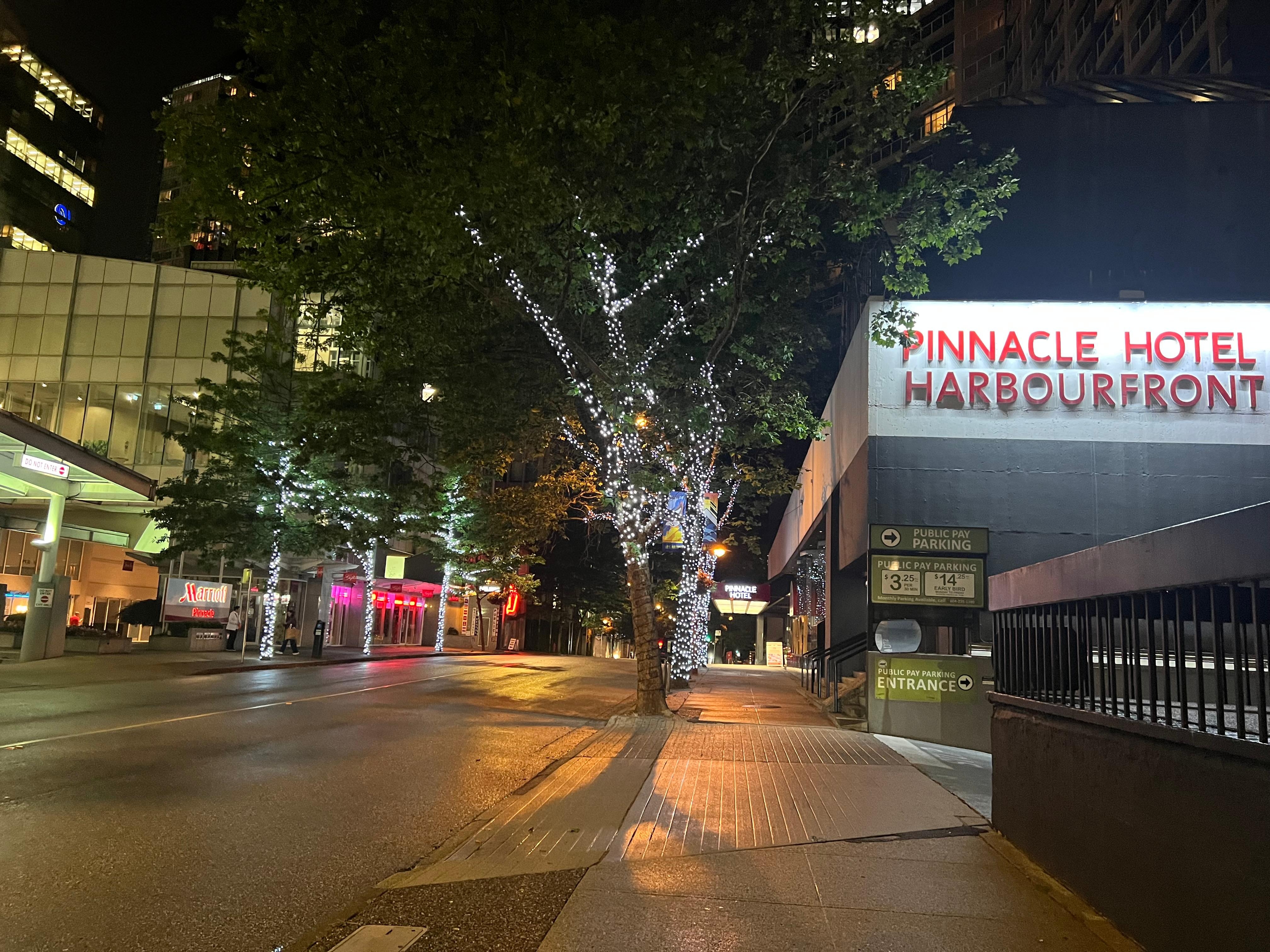 Abendimpression vom Hoteleingang