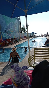 La alberca está super