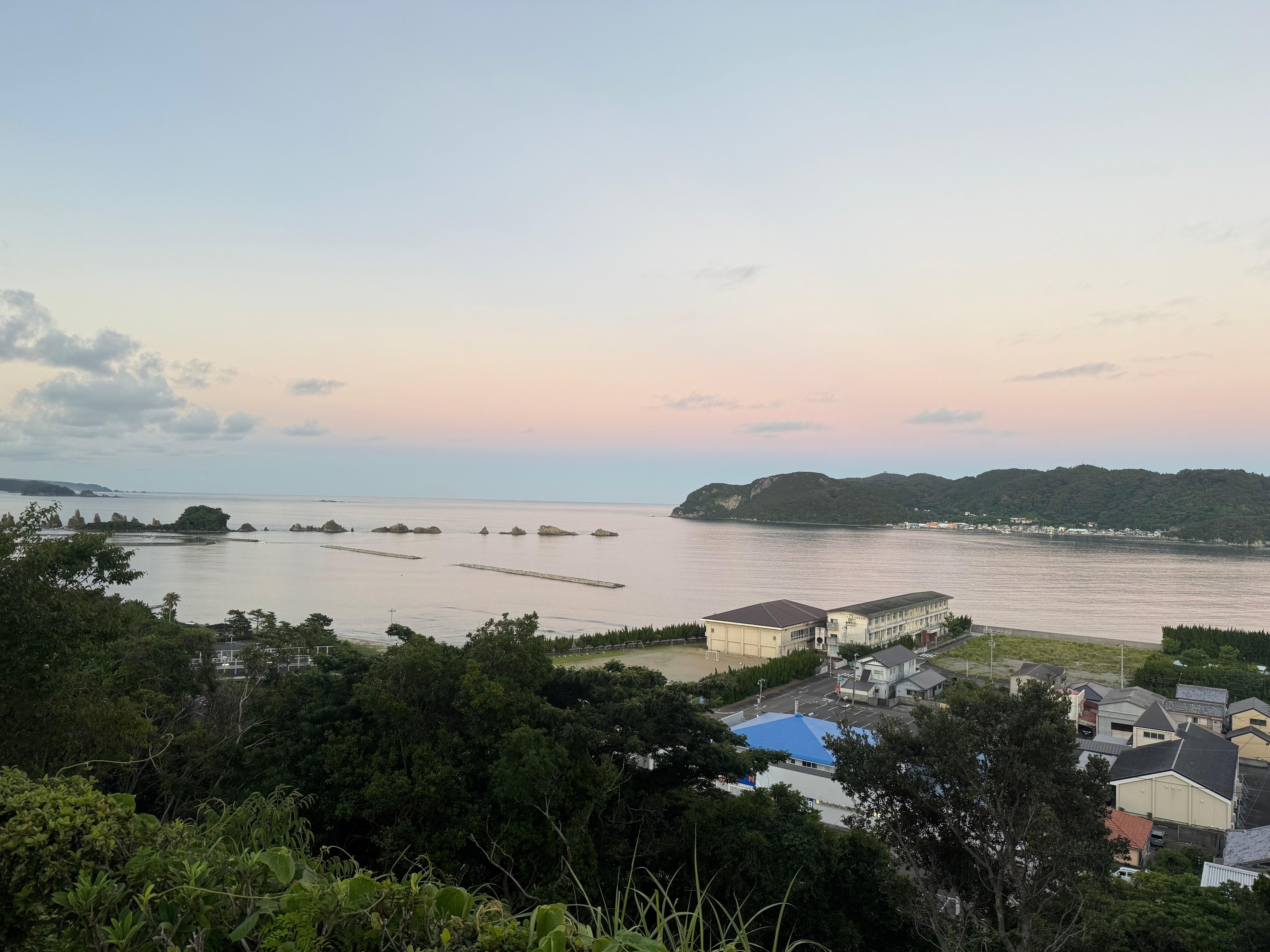 部屋から海が見えるホテル