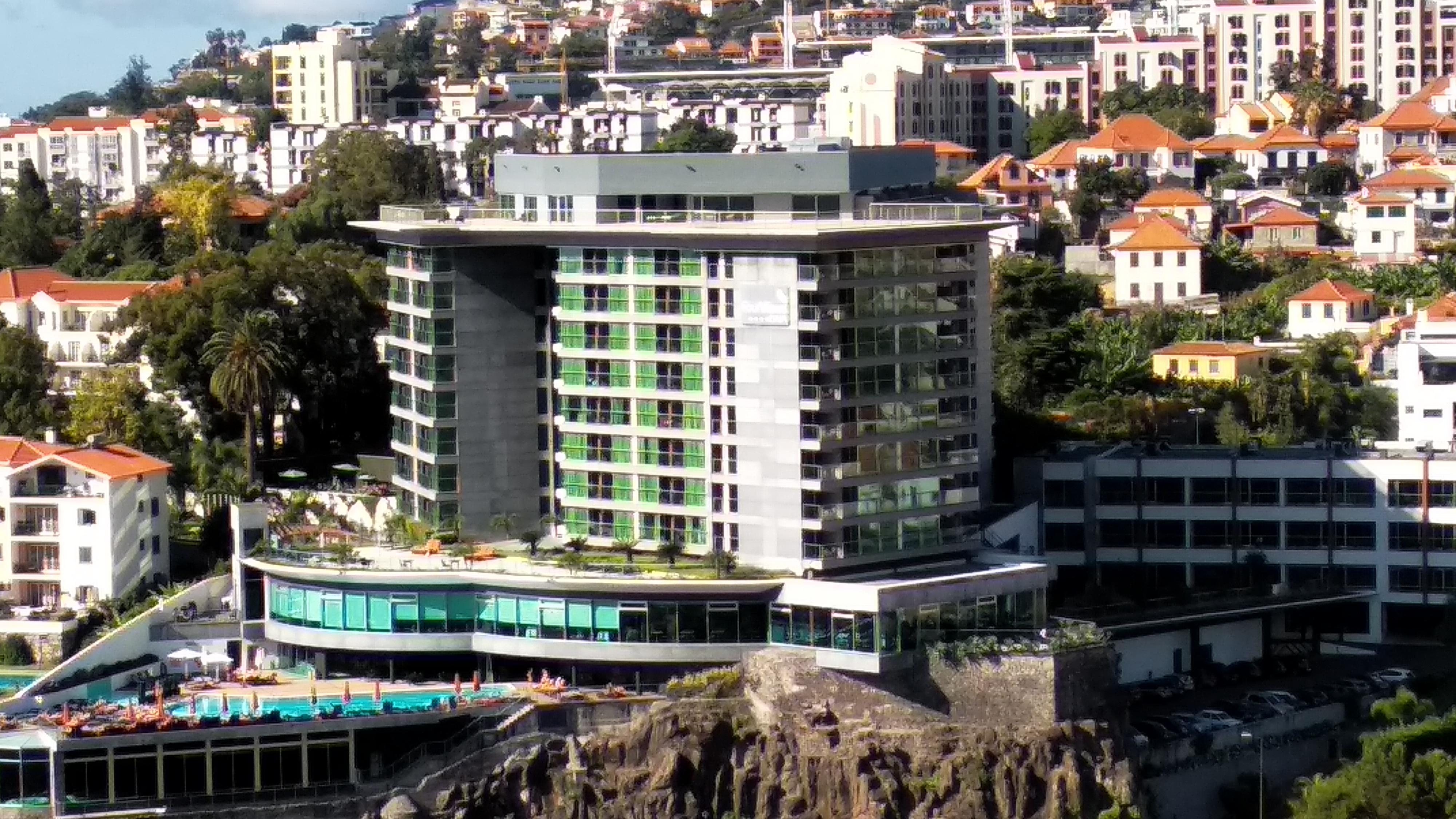 Vista del hotel desde la fortaleza do pico