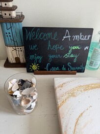 Loved this little welcome sign for me and my family! 😌