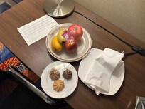 A small note and some snacks reflect their thoughtful hospitality.