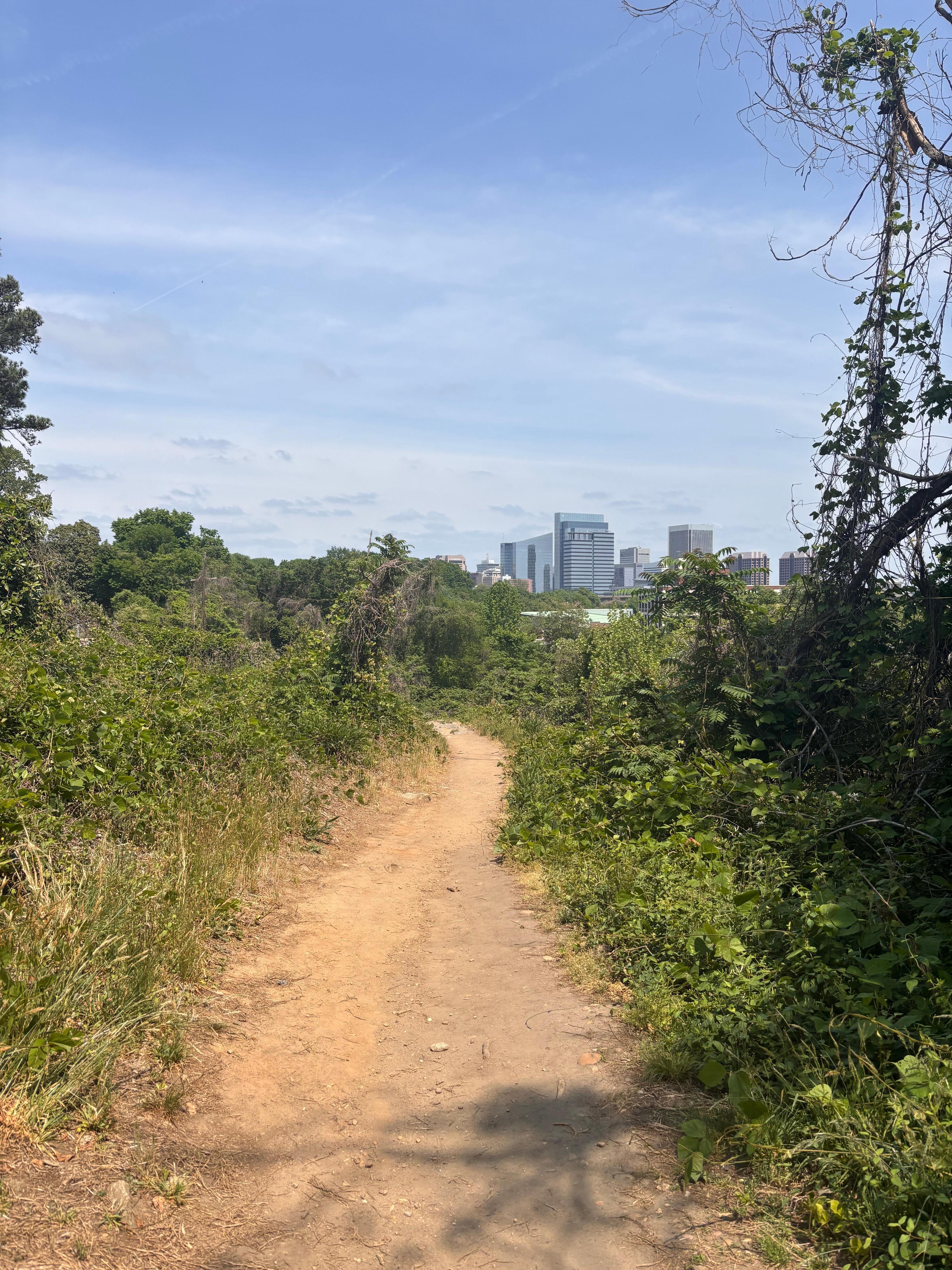 Neighborhood access to the North Bank trail! 