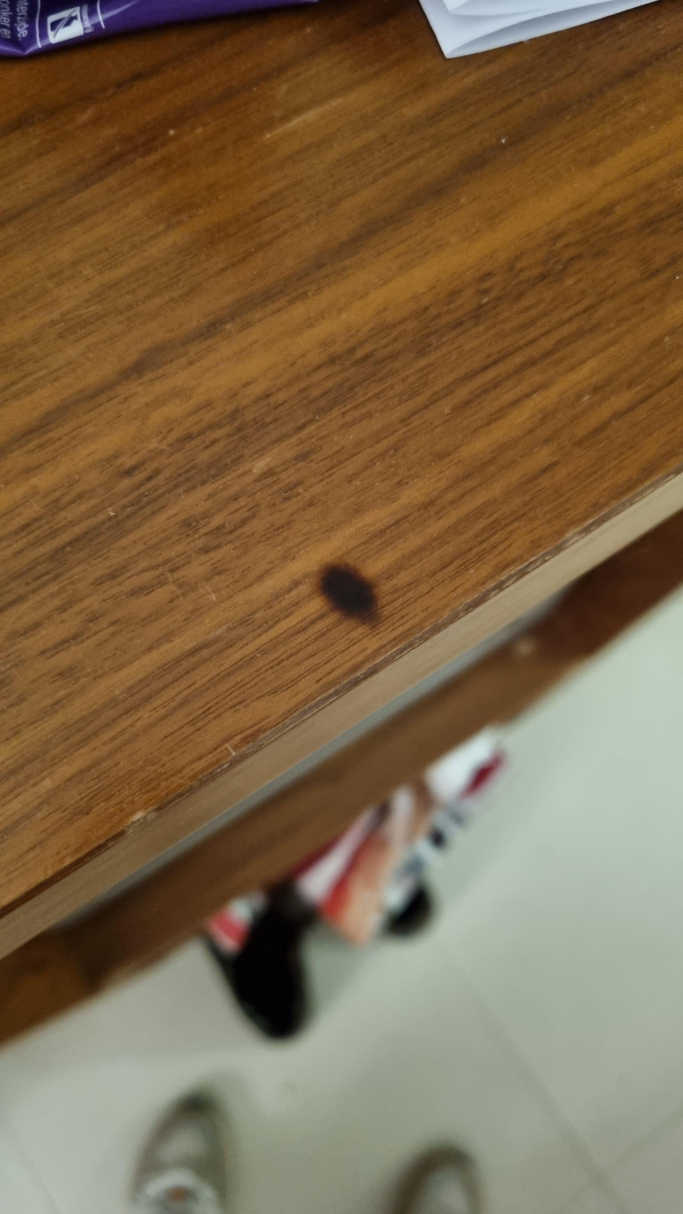 brandvlek op bureau