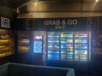 Grab & Go bar in the lobby