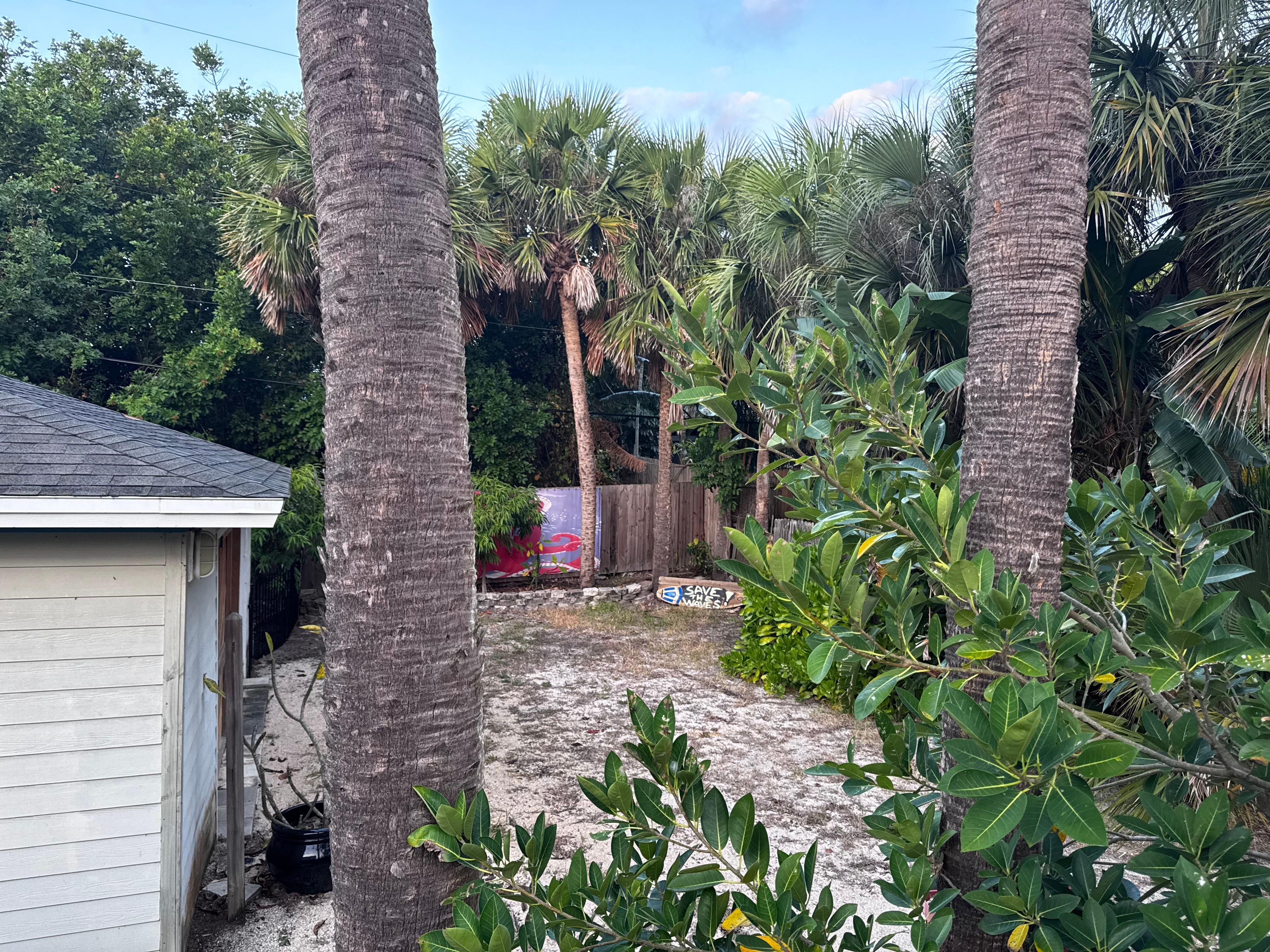 Great yard for a pet!