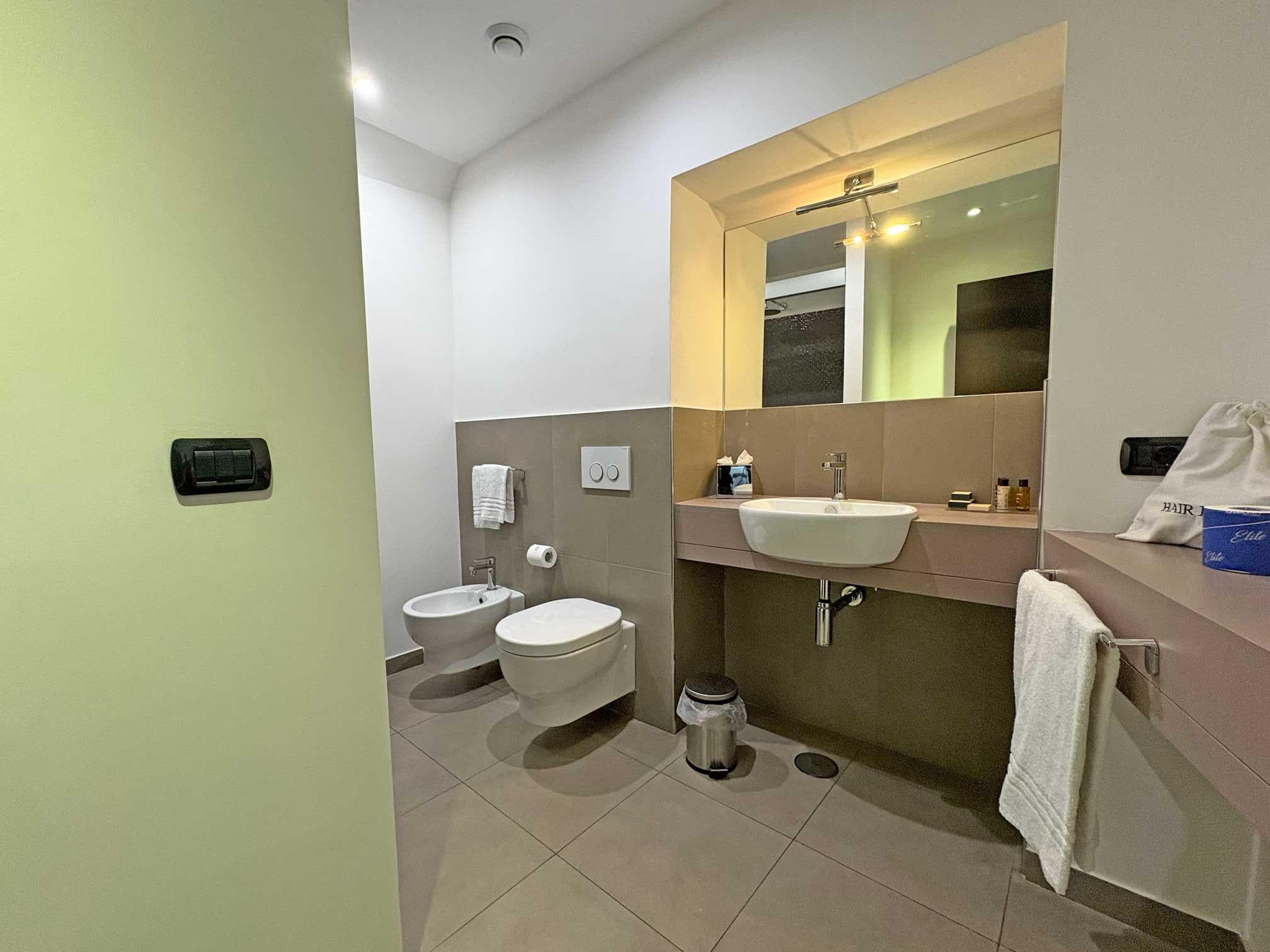 Spacious bathroom.