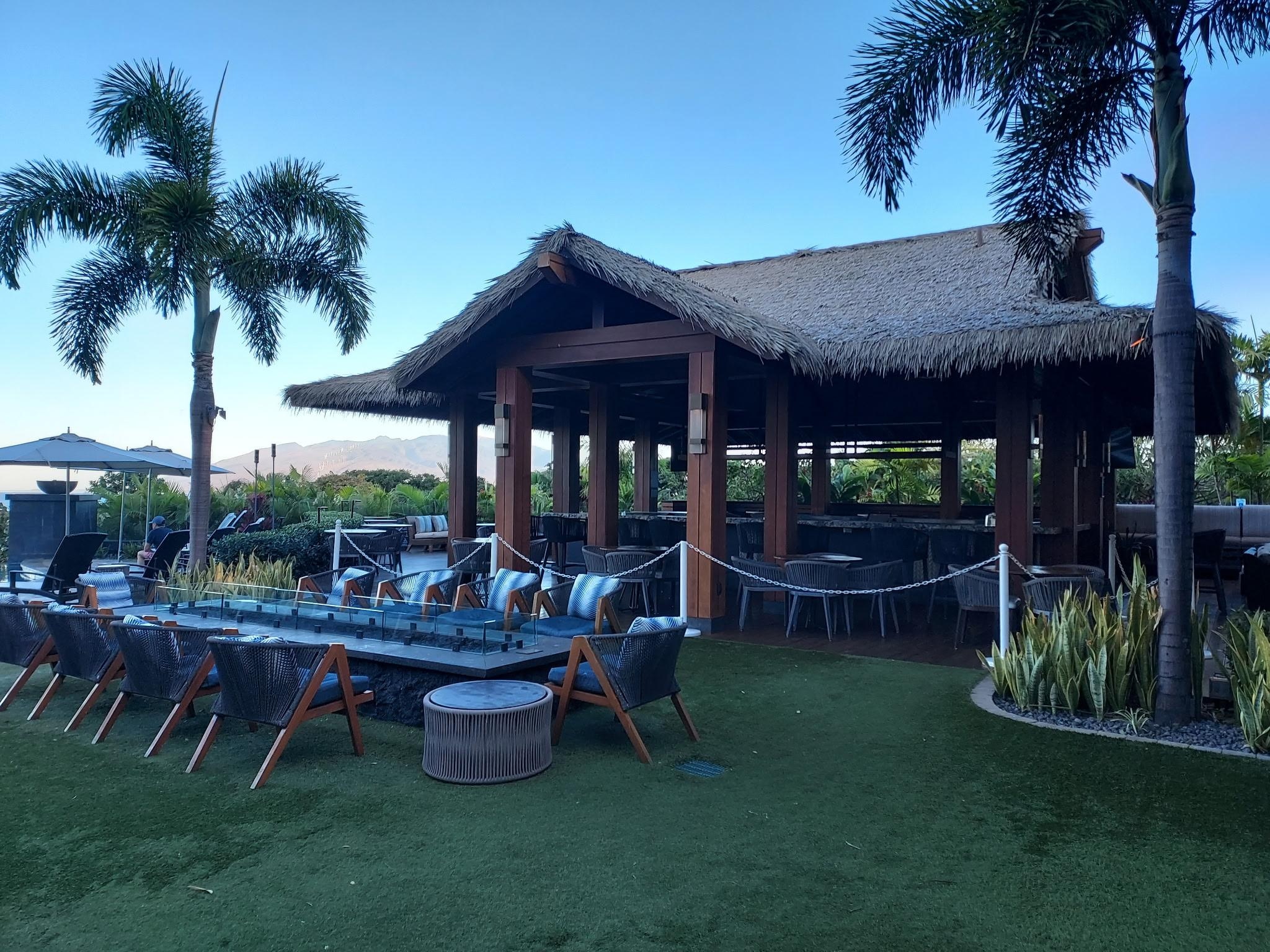 The open air Bar wonderful crowd in the evenings.