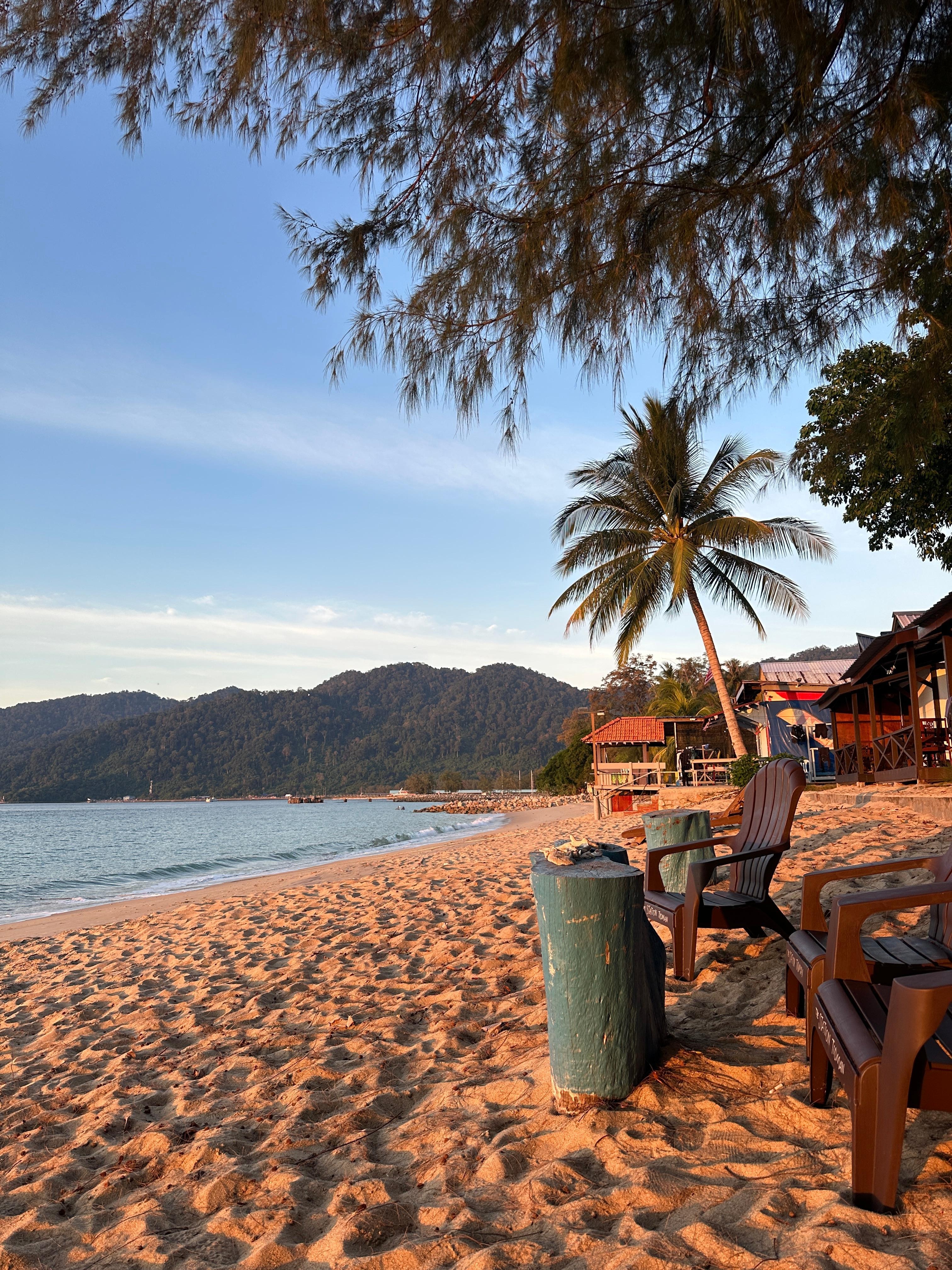 Nydelig strand en kort gåtur unna