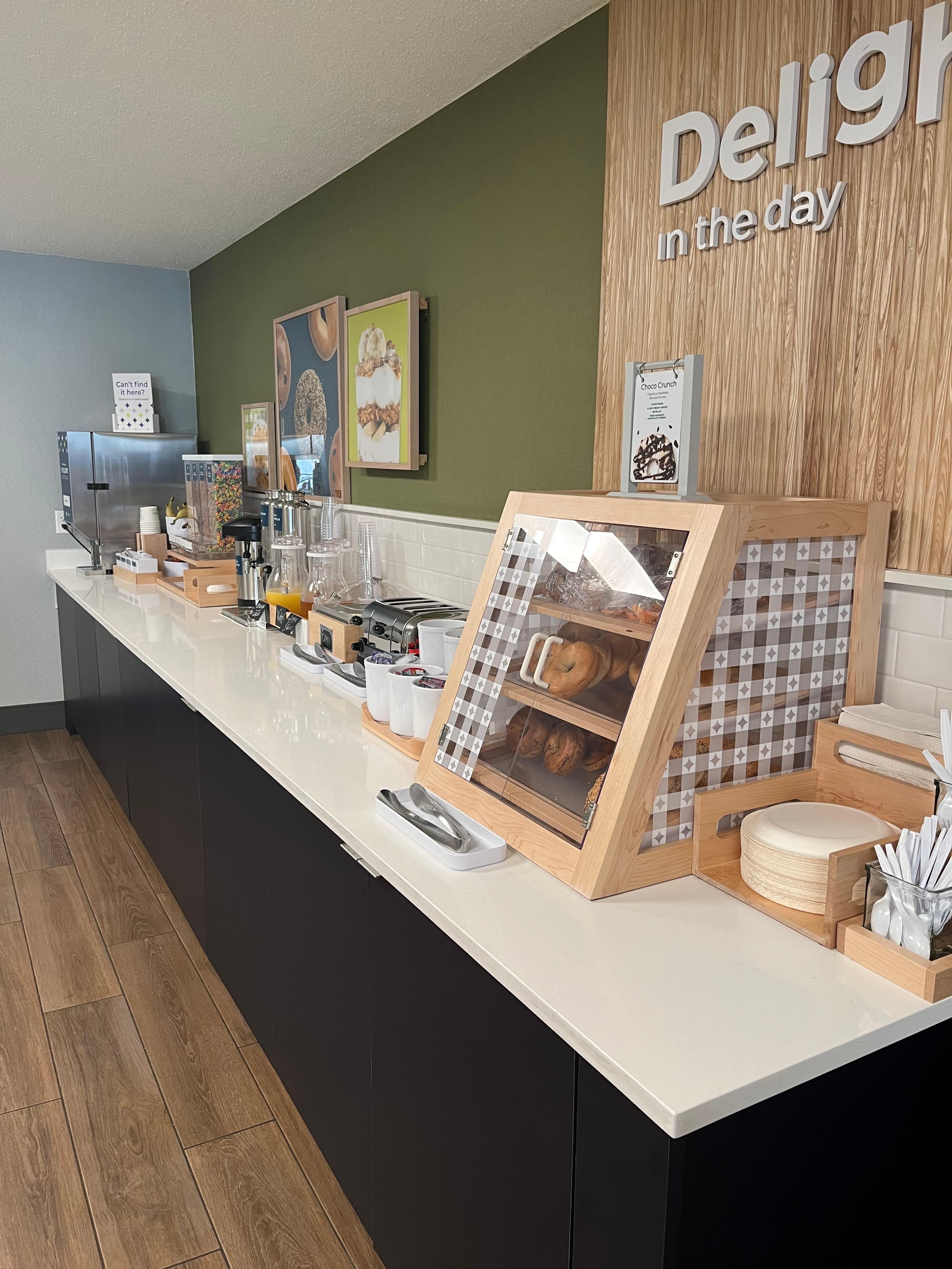 Breakfast was sad, juice was watered down and gross