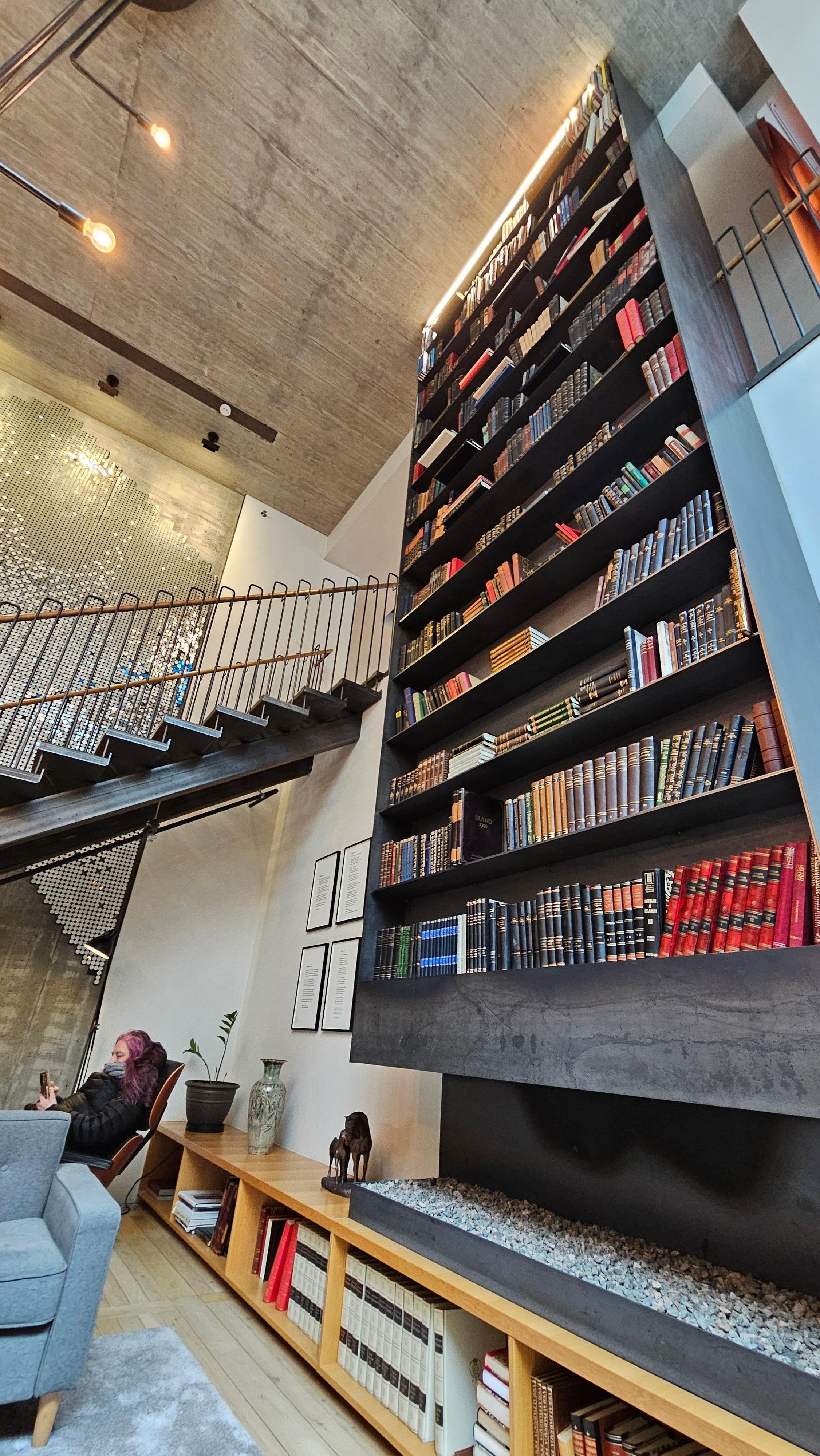 The library in the lobby.