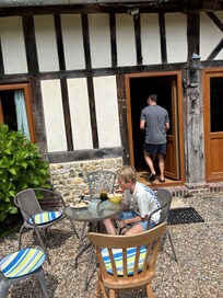 Lunch infront of the barn.
