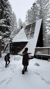 An overnight 4” snowfall made the place all the more wonderful