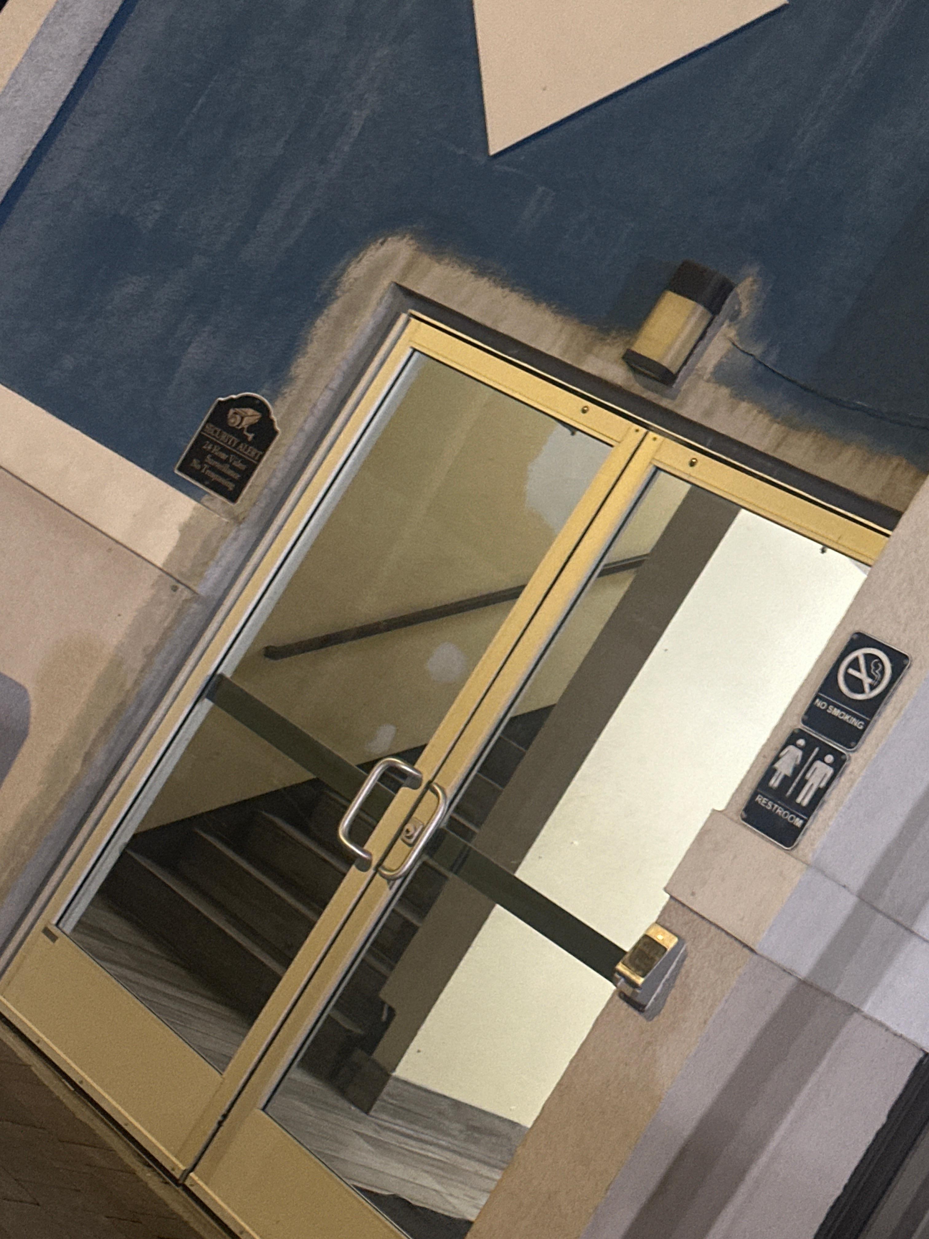 Just needs fresh paint. But it looks like they are in the middle of remodeling.