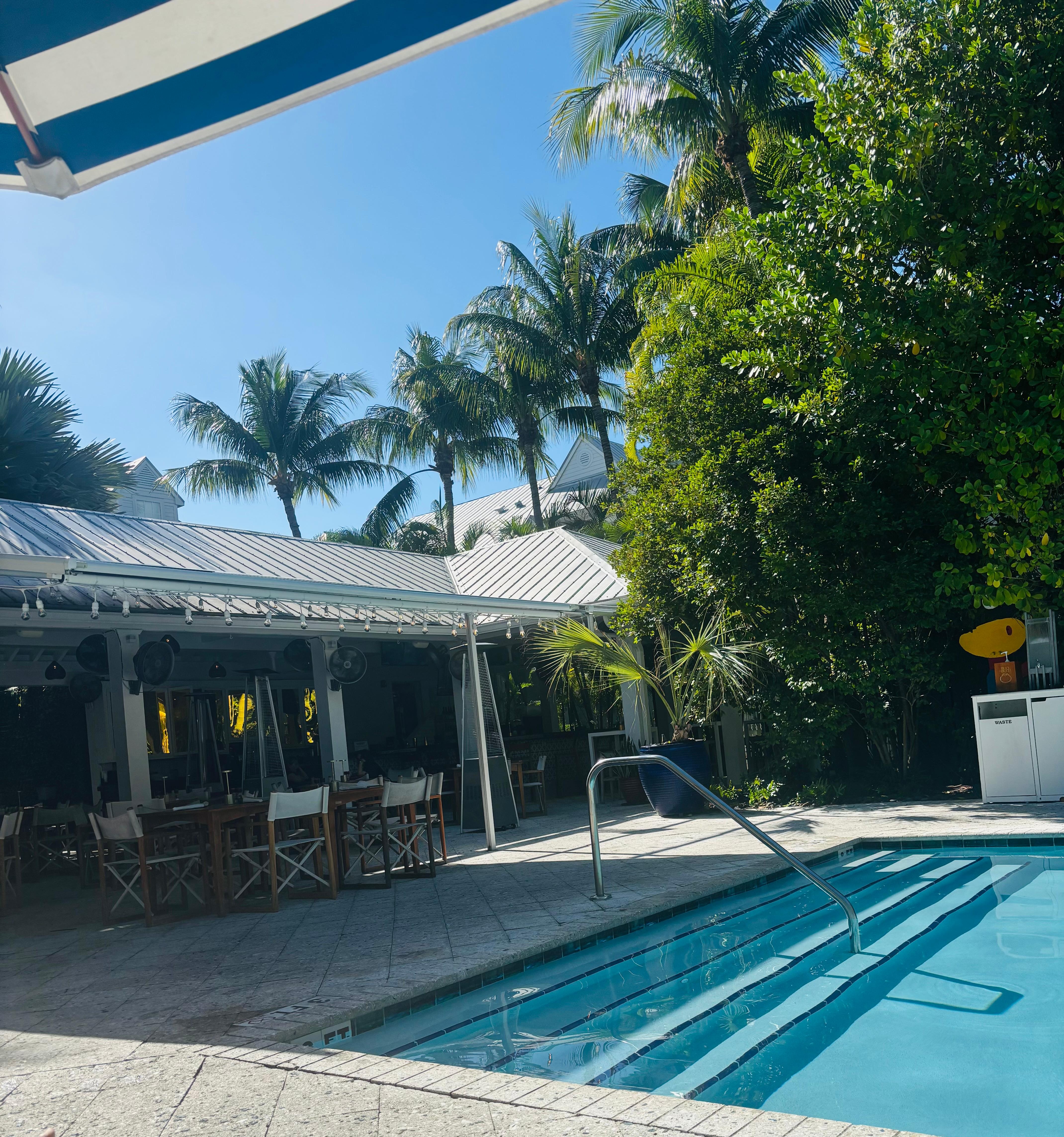 Pool area with bar and restaurant 