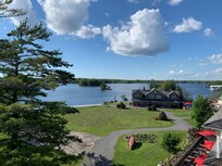 Building with four 2-level rooms.