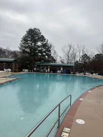 La piscina de afuera