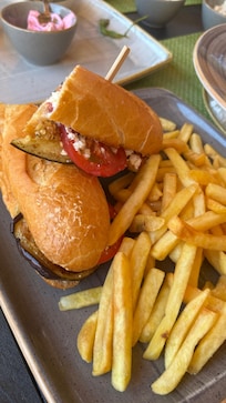 good lunch at the bar, only for rom bungalow pools