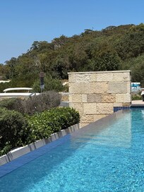 Amazing pool. Even a little warmer than your average pool, about 26oC. Perfect!!