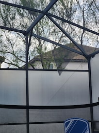 Screen was in disrepair all around pool, letting in bugs and debris. This along with pool heat being broken had been reported to owner by the pool guy but ignored until our stay and our complaints.