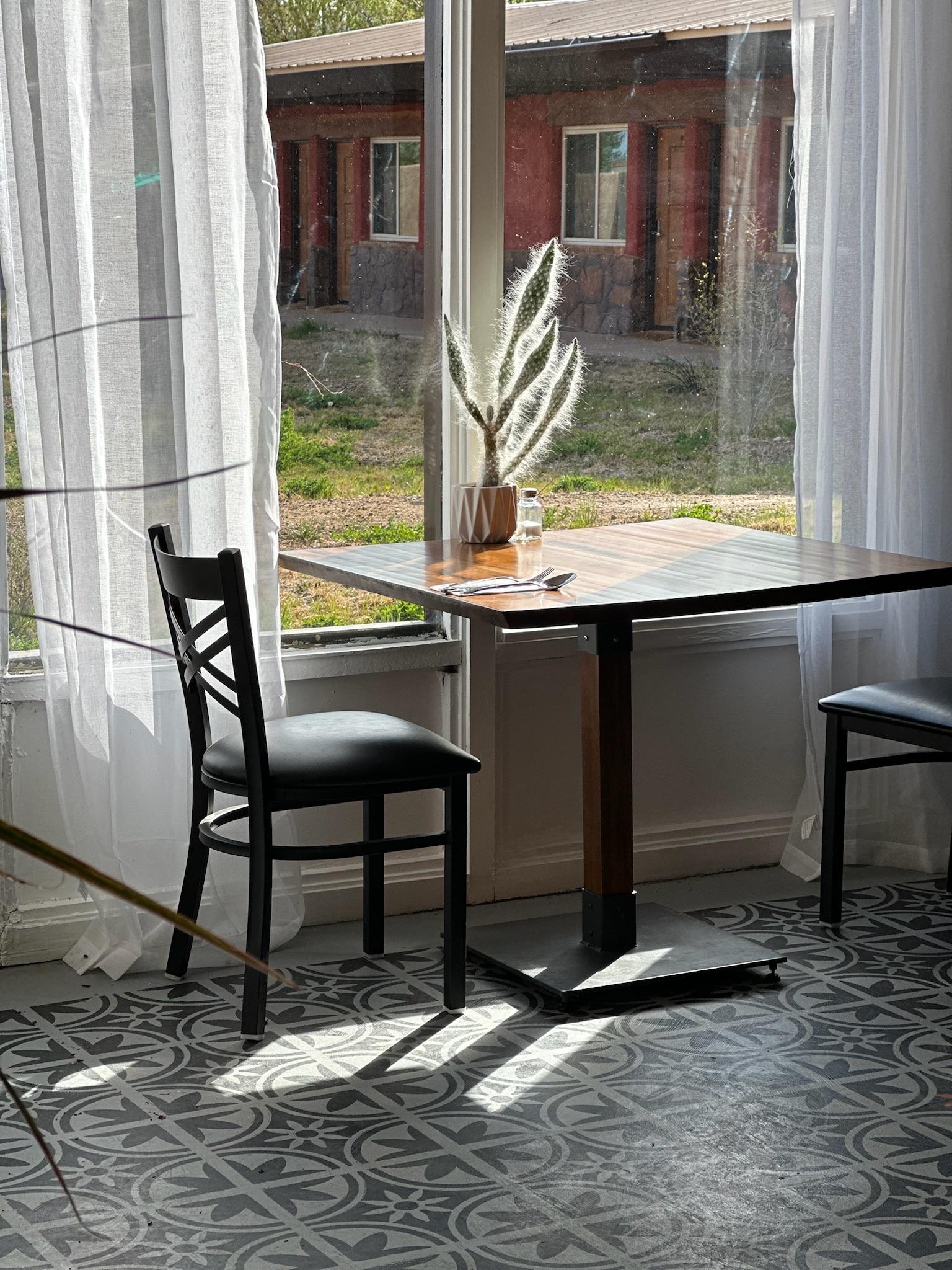 Side table and breakfast area