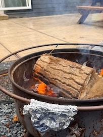 Nice size fire pit.