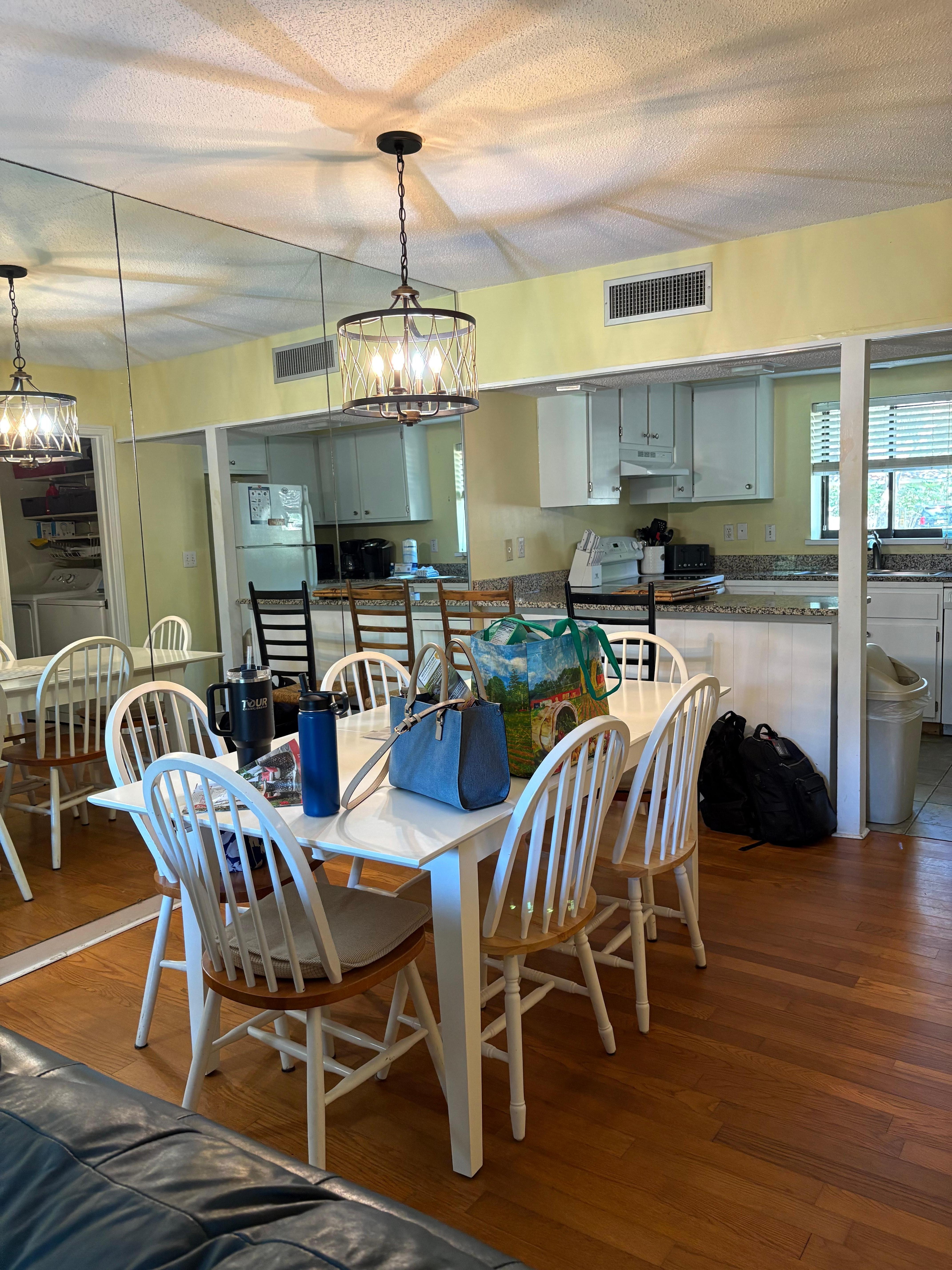 Kitchen /dining area