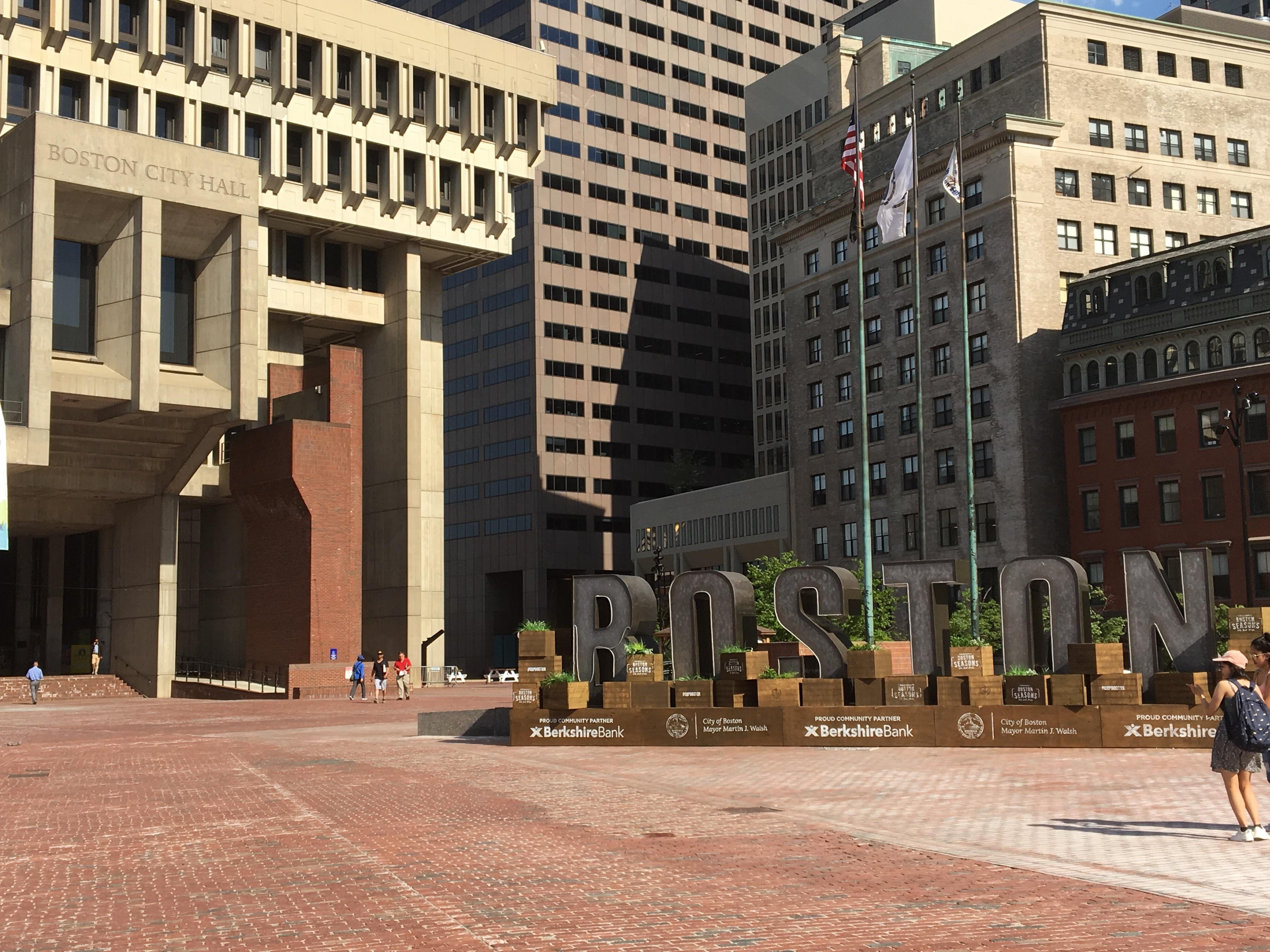8 min to walk to city hall